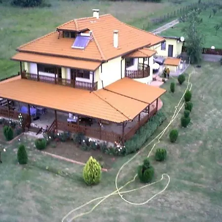 Vila On A Lake Lyastoviche Gnezdo Near Troyan *