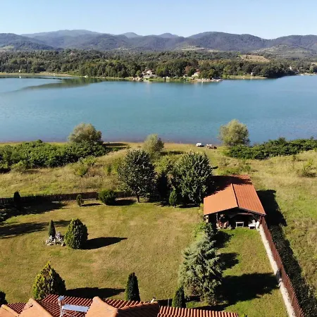 Vila On A Lake Lyastoviche Gnezdo Near Troyan *